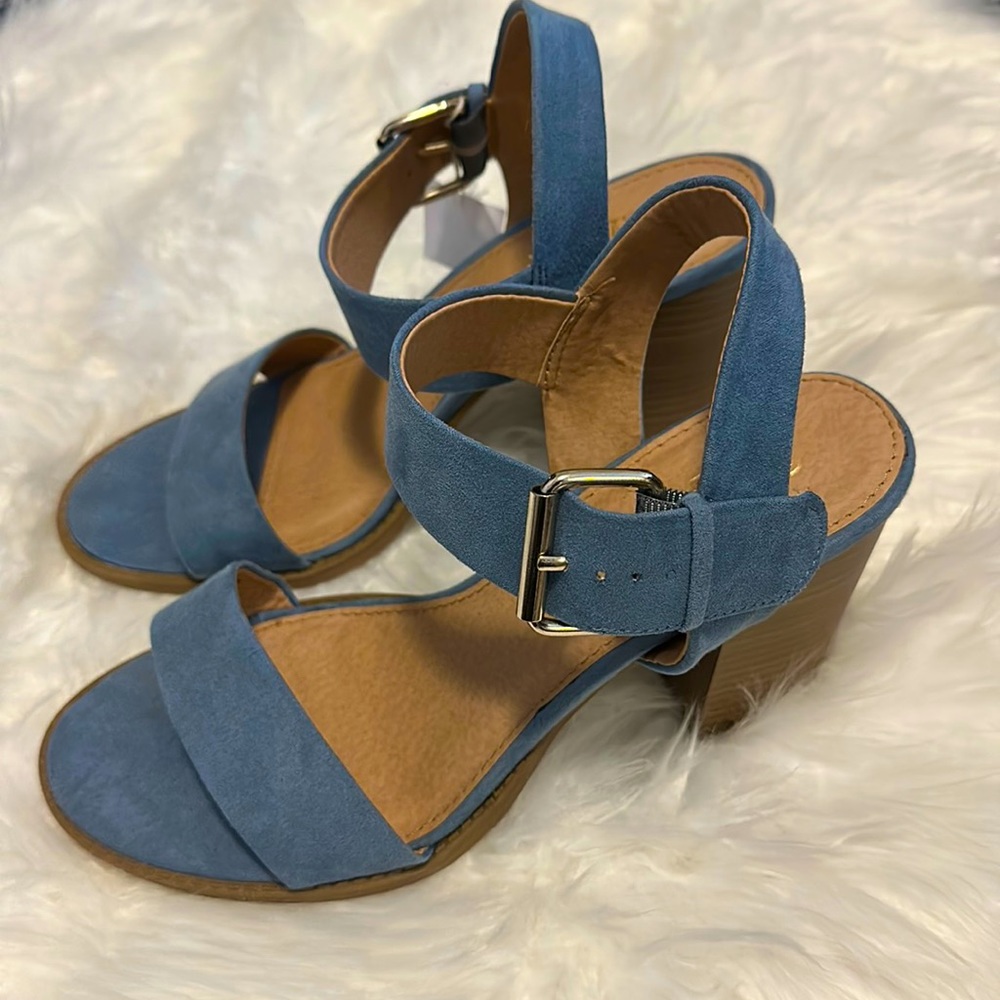 NWT-Brash Blue Heeled Sandals